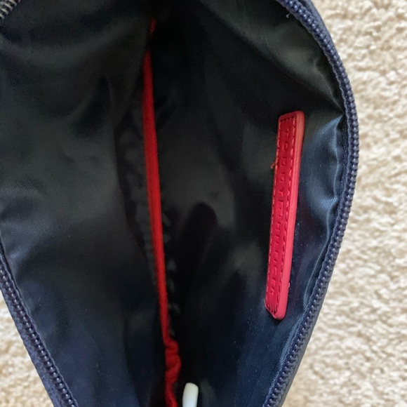 Brand new Tommy Hilfiger makeup bag - Picture 3 of 4